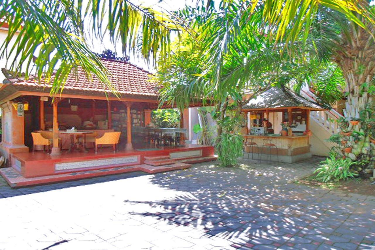 Nakula Familiar Inn Dempassar Exterior foto